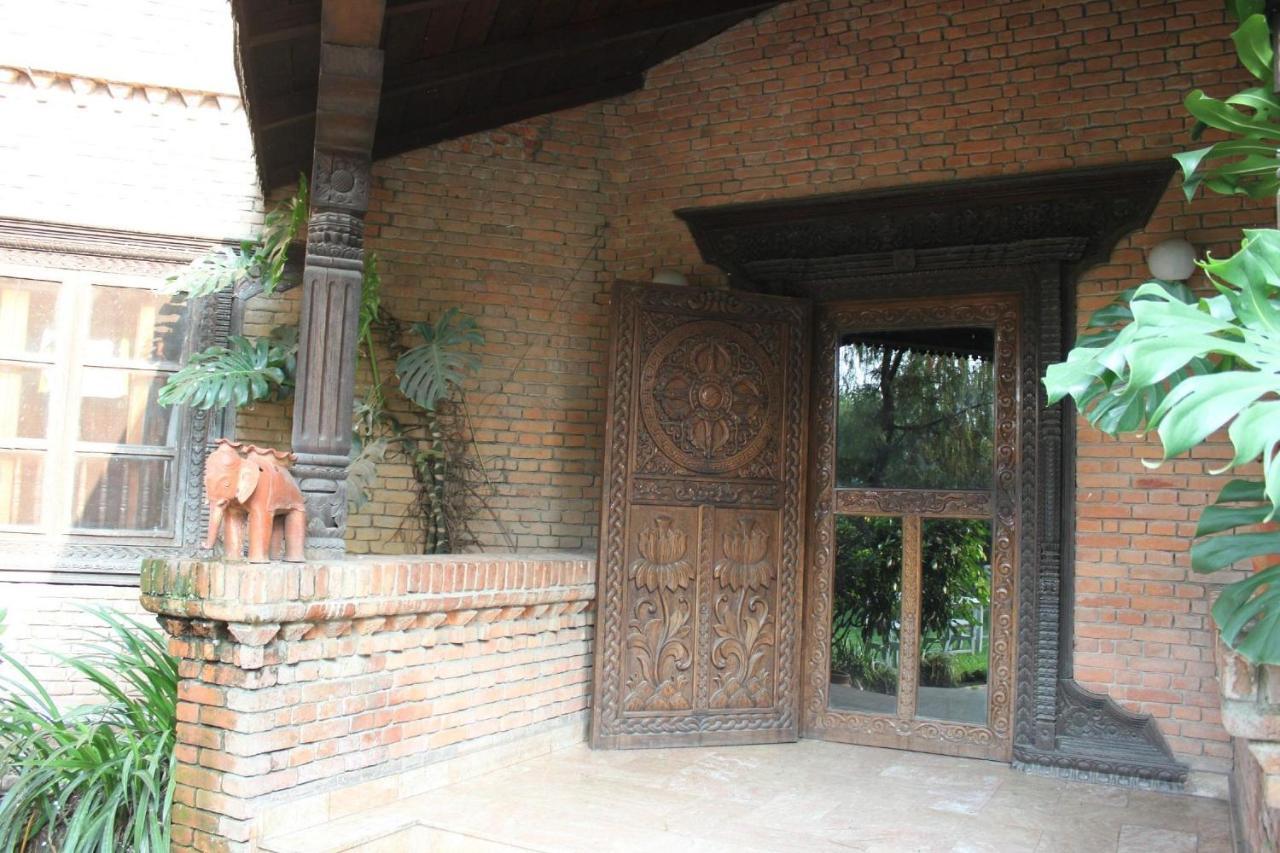 Vajra Hotel Katmandú Exterior foto